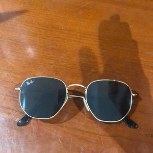 Hexagonal flat ray bans in perfect condition